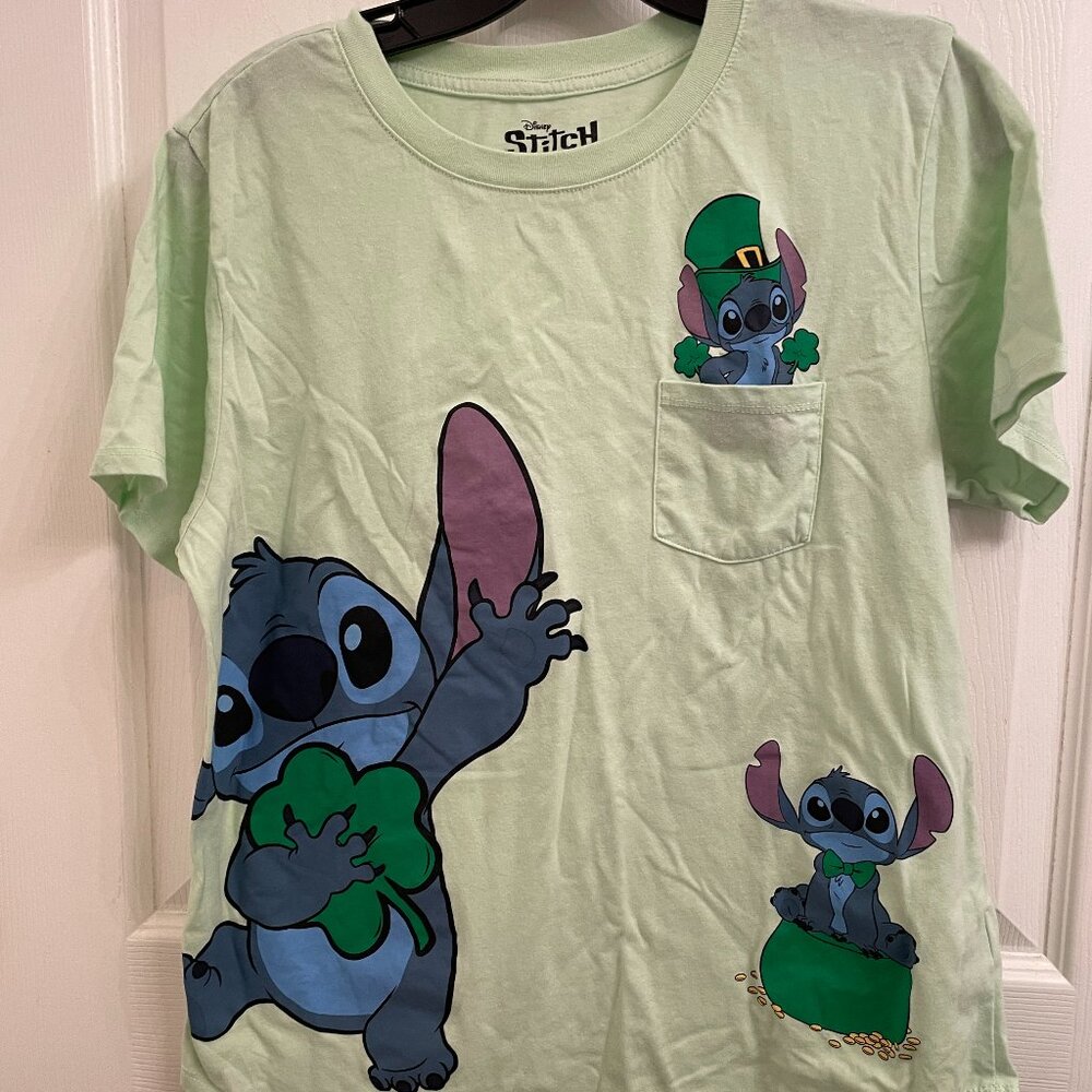 Disney Stitch Graphic St. Patrick’s Day Short Sleeves Junior Tee size XL 15-17